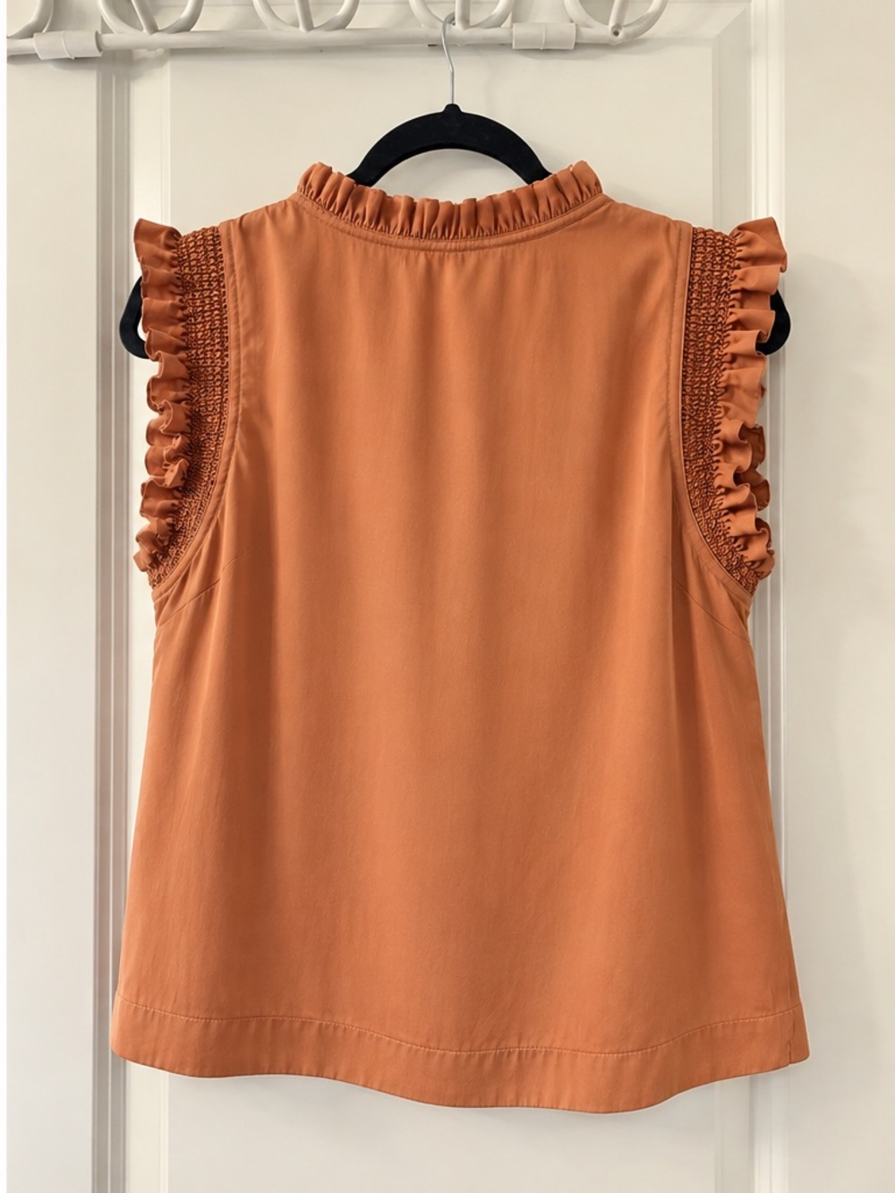 T Tahari Airflow Ruffle Smocked Sleeveless Blouse – Terracotta – Size M